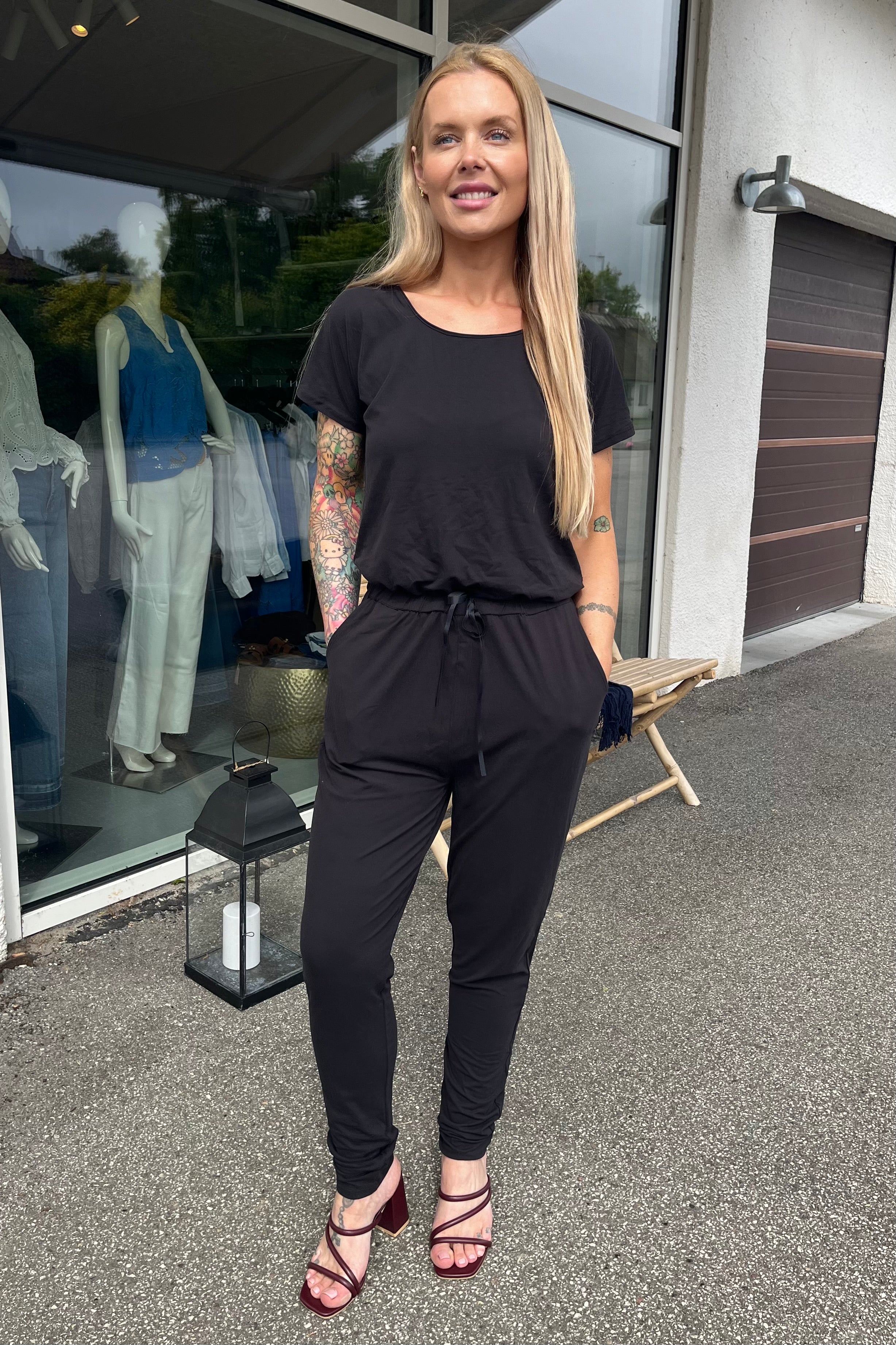 Alma Jumpsuit | Sort | Buksedragt fra Liberté Essentiel - Image 7